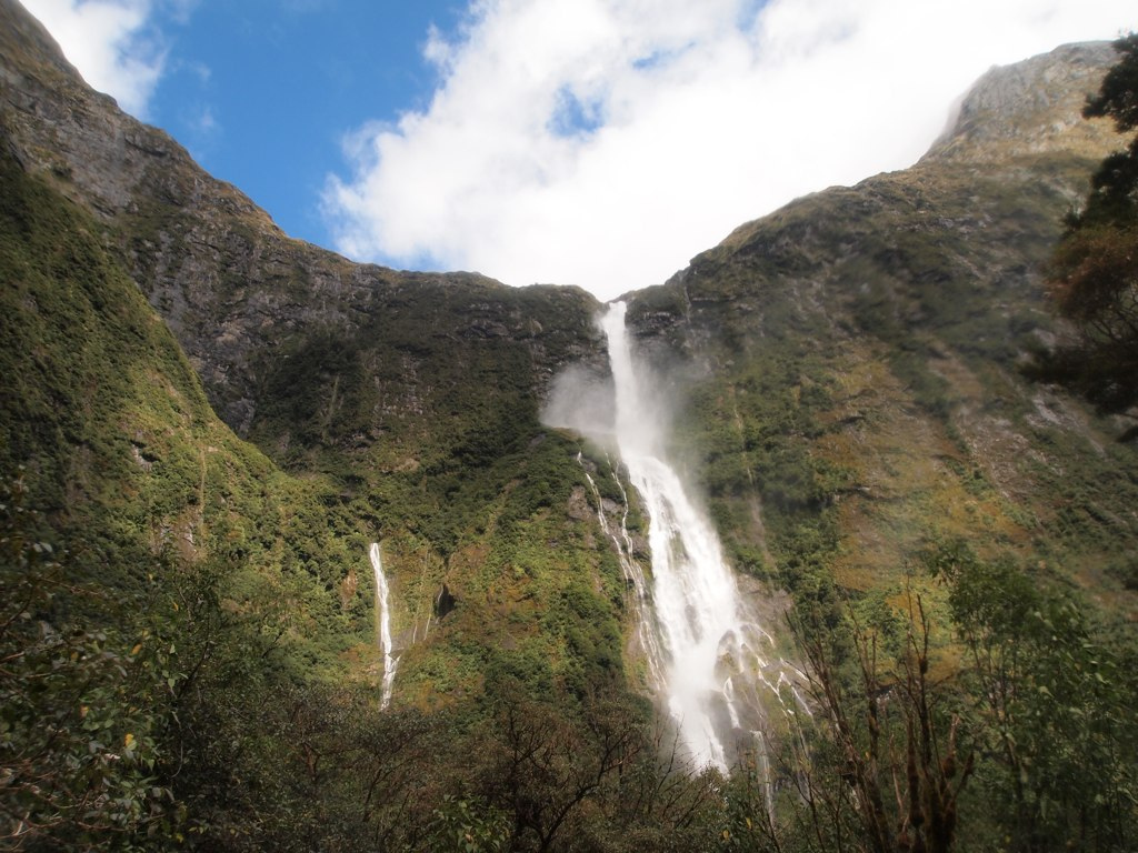 Download this Sutherland Falls Photo... picture