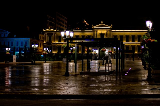 Kotzia Square by night ©Stavros Markopoulos