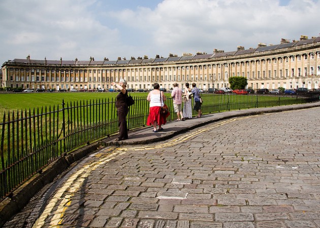 The famous Royal Crescent in Bath, well known for its beautiful Georgian architecture  ©MonkeyMyshkin/flickr