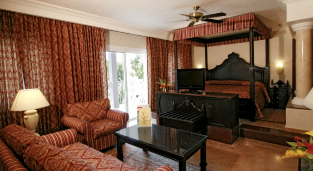Suite at Riu Palace Tropical Bay