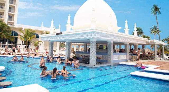 Pool with bar at Riu Palace Aruba