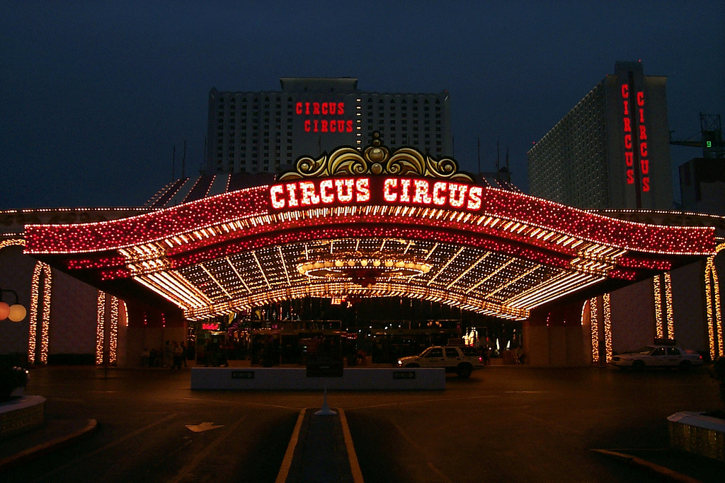 Circuscircus