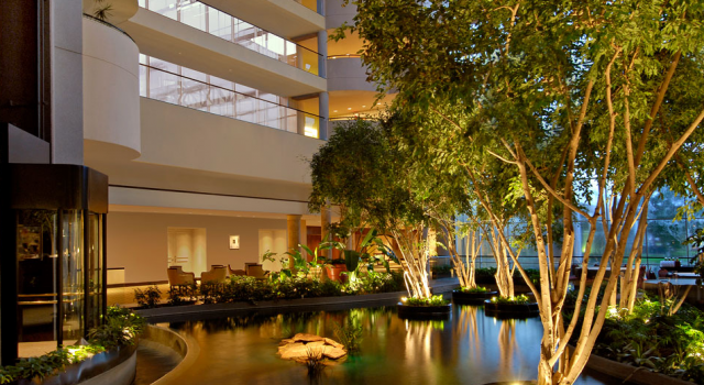 Omni Houston Hotel at Westside - atrium lobby