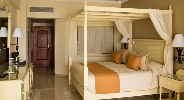 Junior suite at Luxury Bahia Principe Runaway Bay