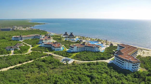 BlueBay Grand Esmeralda resort in Playa del Carmen
