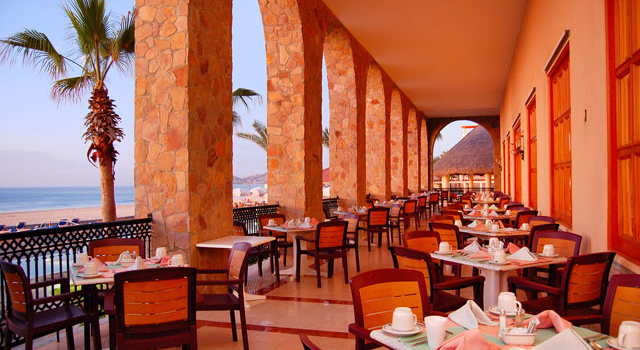 Seaside dining at Royal Solaris Los Cabos