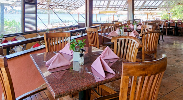 Restaurant at Emerald Beach Resort