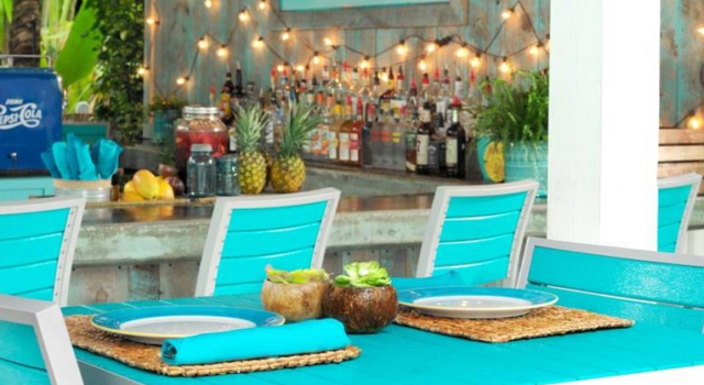 Oasis Cafe and Tiki Bar at The Inn at Key Largo