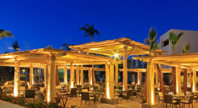 Restaurant at Holiday Inn Resort Los Cabos 