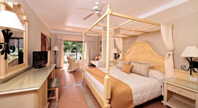 Deluxe Junior Suite at Luxury Bahia Principe 